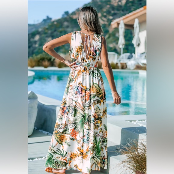 NWT Tropical Tie Waist Maxi Dress. Floral Maxi Dress - Picture 2 of 4